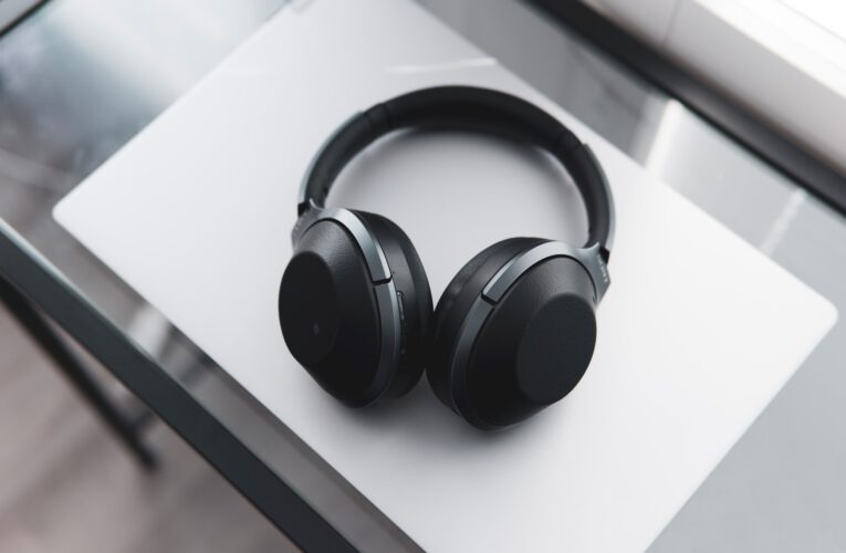 Najlepsze słuchawki bezprzewodowe nauszne 2021 – Ranking