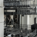 Krok po kroku: Co potrzebujesz aby podłączyć zmywarkę w swojej kuchni?