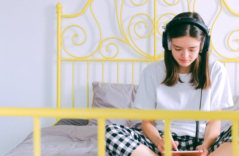 5 Najlepszych Etui na Słuchawki: Idealne Rozwiązanie dla Twojego Sprzętu Muzycznego