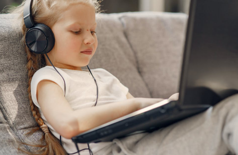 Jak wybrać najlepsze słuchawki dla Twojego dziecka