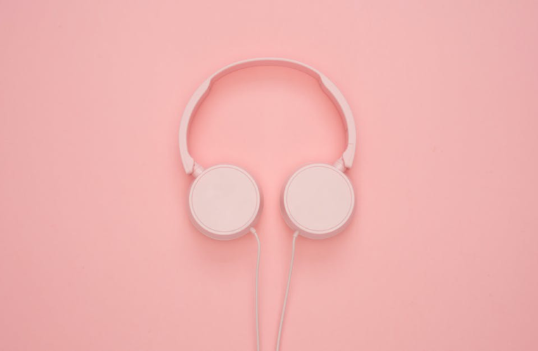 Dlaczego warto wybrać słuchawki przewodowe nauszne?