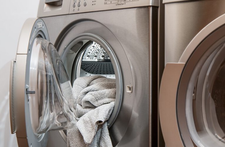 Jak wyczyścić fartuch pralki i zapewnić trwałą oraz skuteczną higienę RTV i AGD