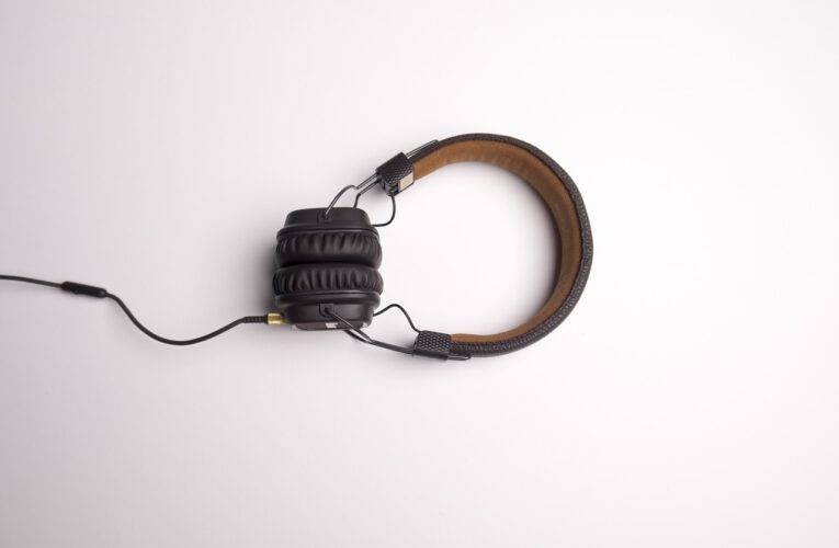 Wybór idealnych słuchawek bezprzewodowych do muzyki – poradnik dla entuzjastów RTV i AGD