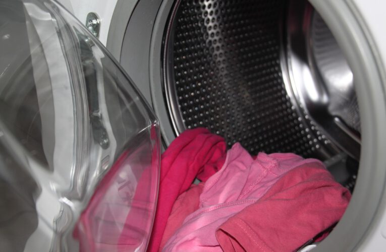 Gdzie właściwie wrzucić proszek do pralki? Praktyczne porady dotyczące umieszczania detergentów w urządzeniach RTV i AGD
